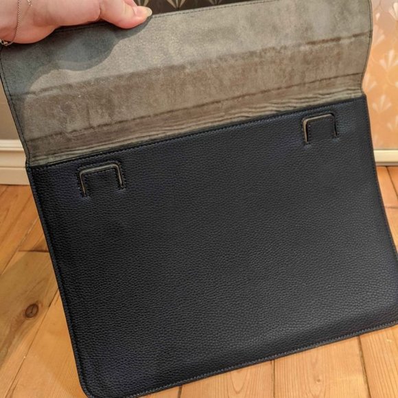 Gearmax Vegan Leather Laptop Sleeve - Picture 2 of 4